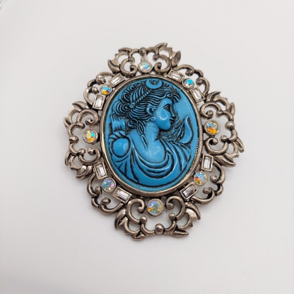 Vintage Large Blue Cameo w/Aurora Borelis/ Silvertone/ Pendant & Brooch. - Picture 7 of 9